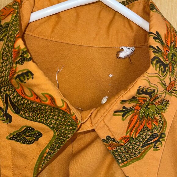 Vintage 1970s Mens Shirt Size Large Orange Dragon Button Down Long Sleeve - Picture 8 of 12